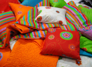 Facili ed economici cuscini colorati 773 0 010 Facili ed economici cuscini colorati_ok